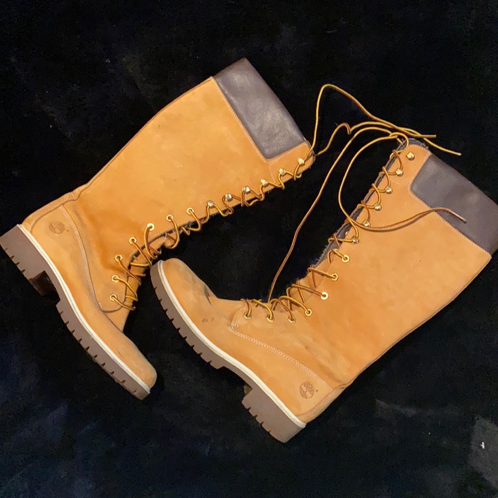 Woman’s size 8 Timberland long boot colored wheat nubuck